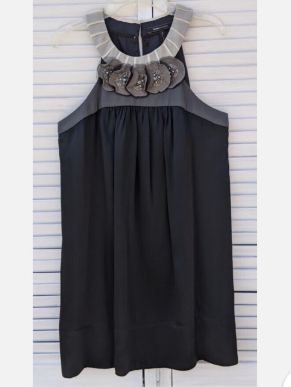 BCBG Max Azria 2 Silk Shift Dress Yoke Sleeveless Beaded Rosettes Black Silver